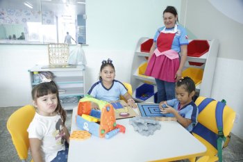 Foto: Creche tem 9 salas de aula, sala multiuso, berçário com sala de amamentação, espaço de convivência, entre outras instalações - Foto: Eliseu Dias / Ncom Seduc